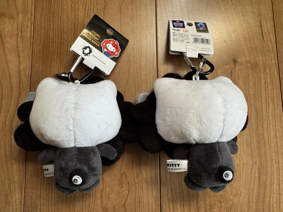 ミャクミャクなりきりぬいぐるみブラック ハローキティ 2個セット