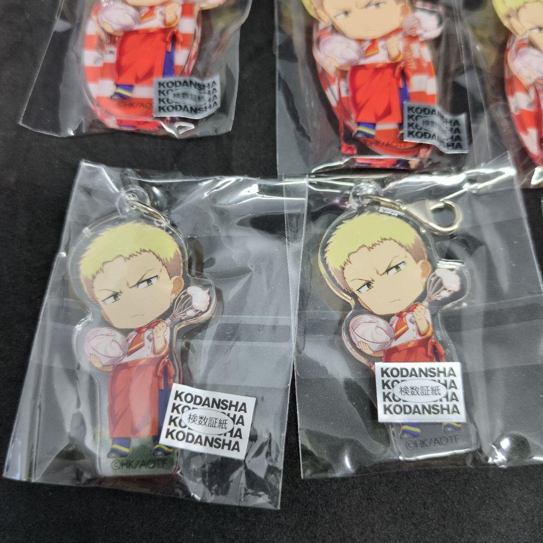 進撃の巨人 CHARAUM CAFE アクリルスタンド ライナー キャラウム