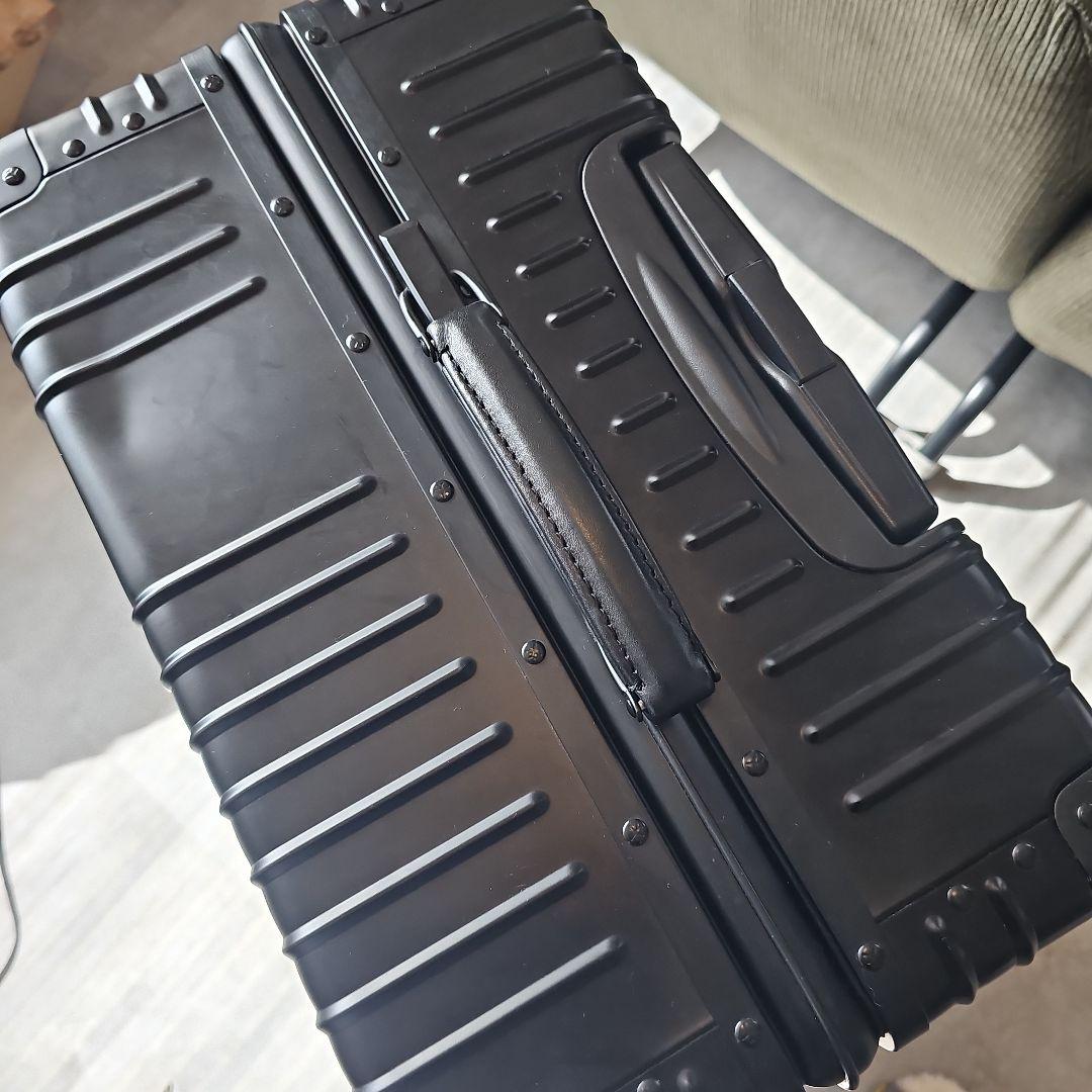 廃盤品 イノベーター アルミ INV5811 Stealth black 70L - メルカリ