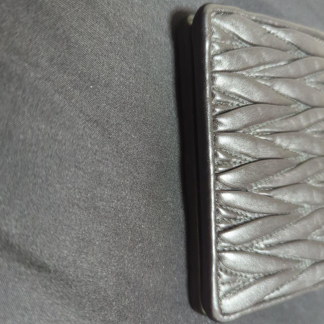 miumiu 黒財布 二つ折り