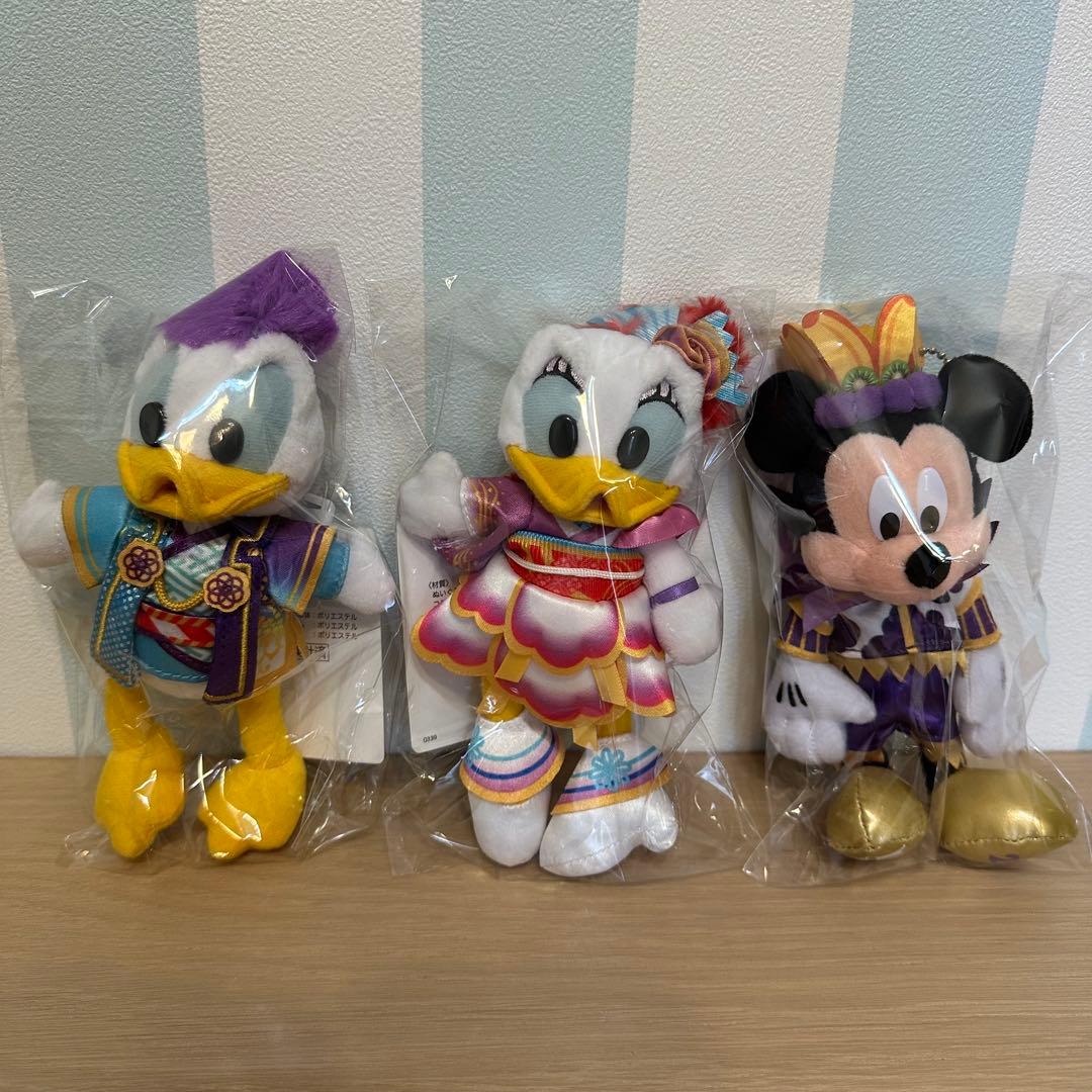 新品未使用】Disney ディズニー ぬいぐるみバッジ 大量まとめ売り32体