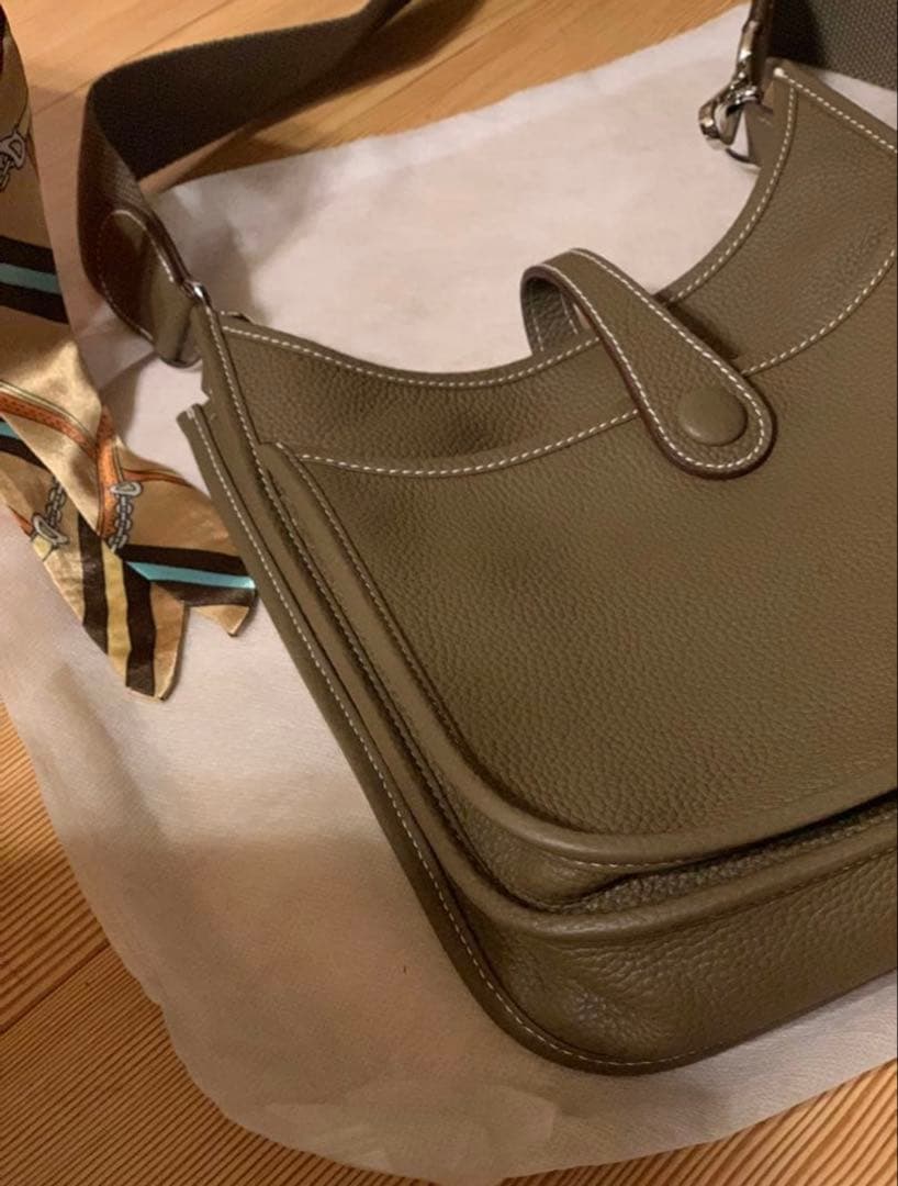 Hロゴ Hパンチング ショルダーバッグ ショルダーストラップ2本付き 最高級革