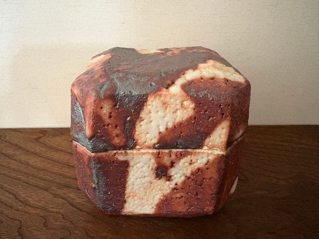 松崎健　志野香合　共箱