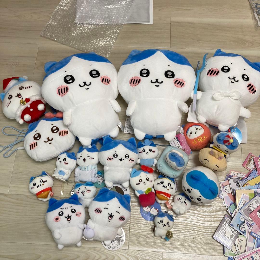 ちいかわ　ぬいぐるみ　カード　シール　ガチャ　フィギュア　マスコット