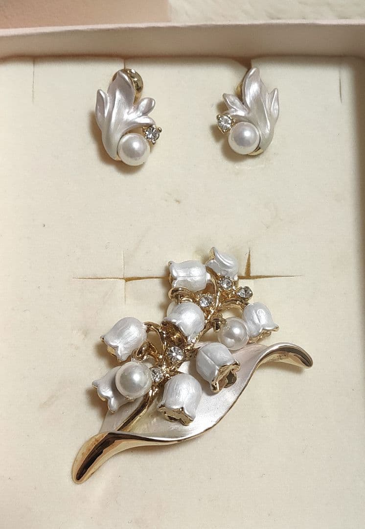 希少デザイン ヴァンドームブティック すずらん ブローチ、イヤリング