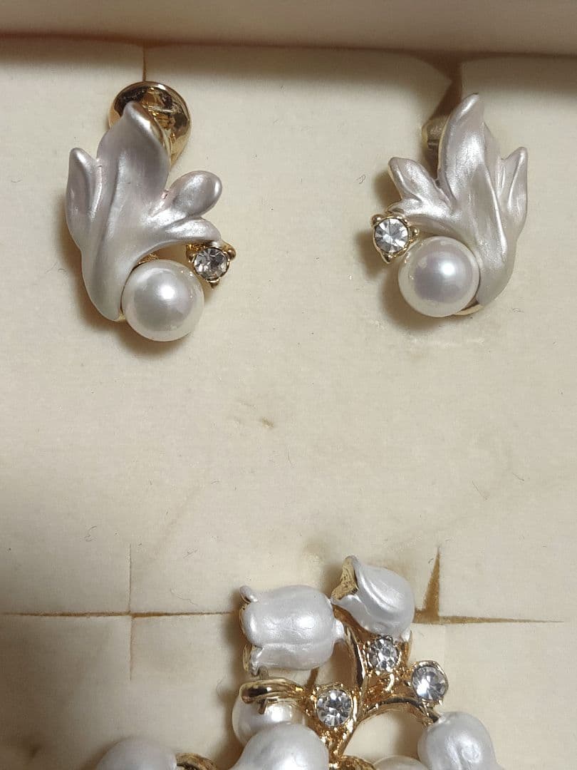 希少デザイン ヴァンドームブティック すずらん ブローチ、イヤリング