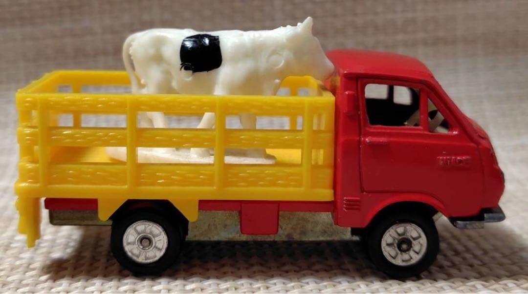 トミカ黒箱50-1 トヨタハイエース牧場トラック 日本製 当時物￼￼￼