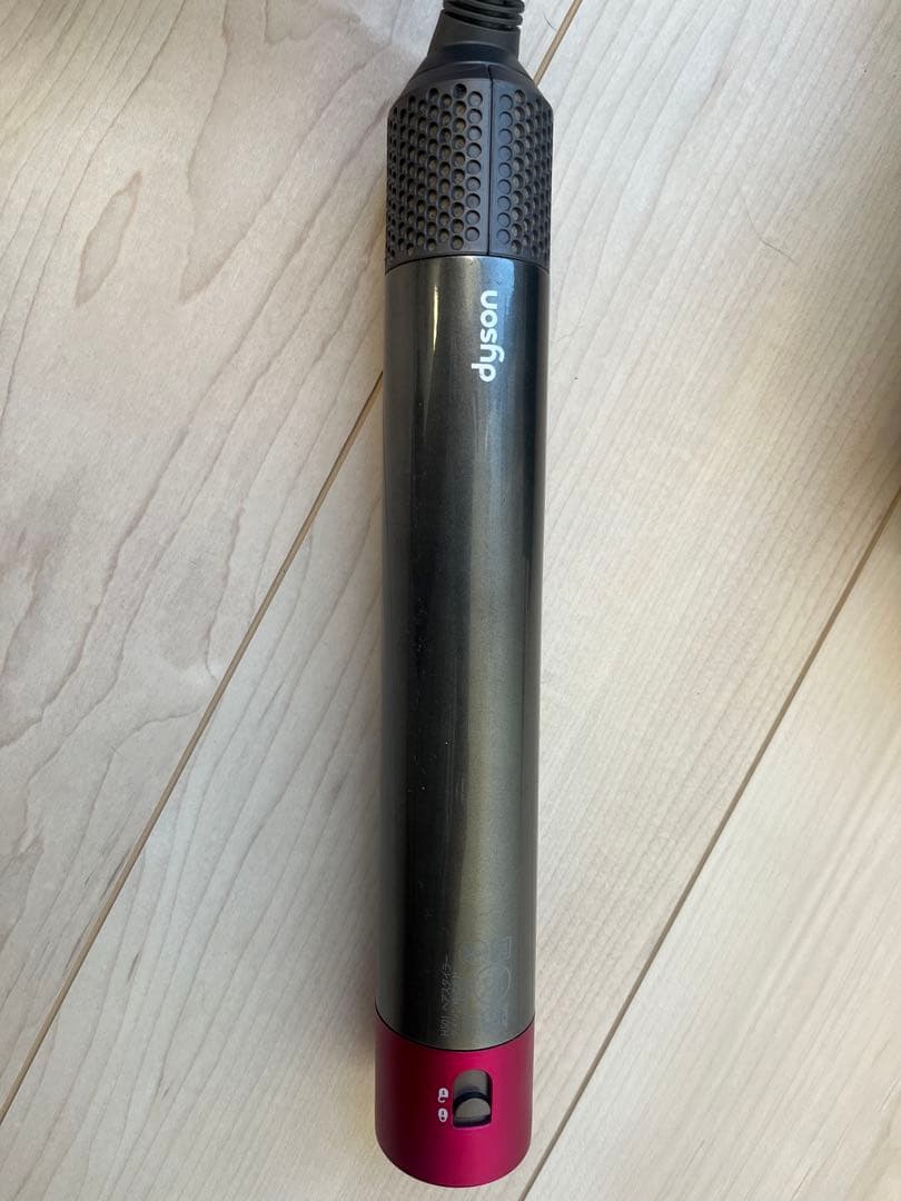 ダイソン　ドライヤー　ヘアスタイラー