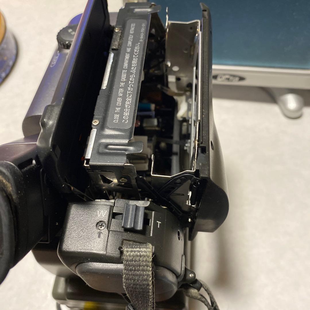 訳あり品　SONY VideoHi8 Handycam CCD-TR11 ②