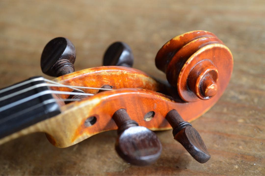 古いヴァイオリン　ラベル1910 プラハ