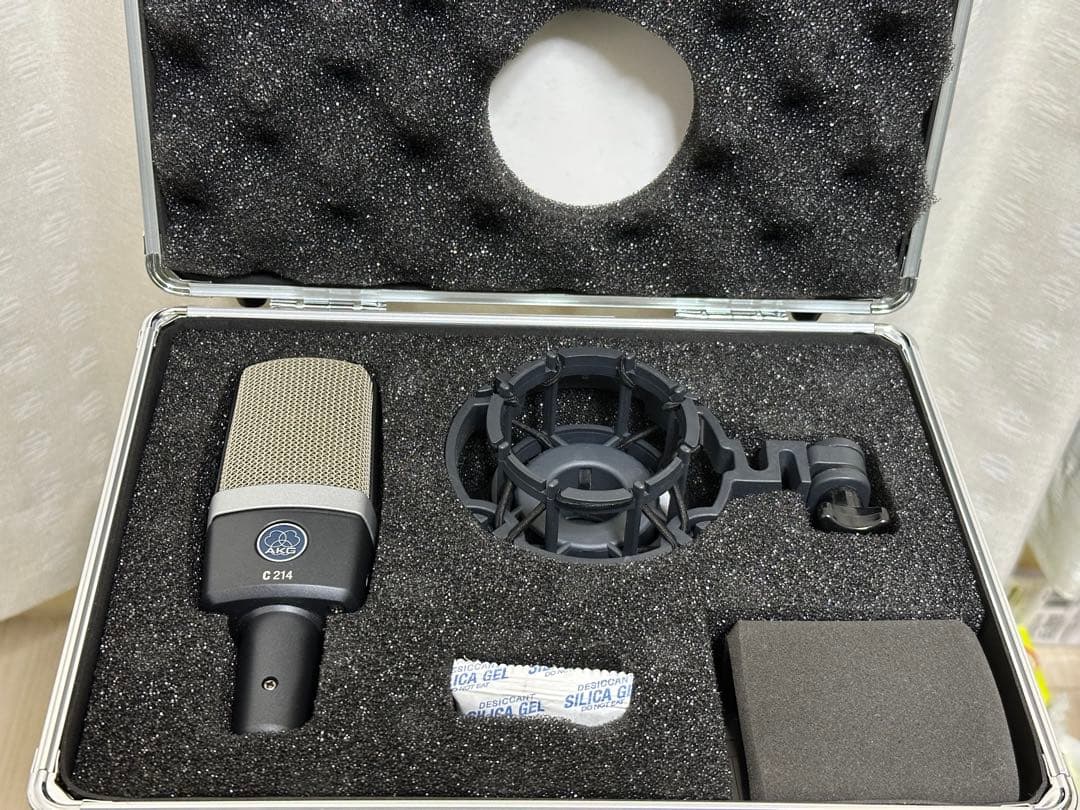 AKG C214 コンデンサーマイク ハードケース付き