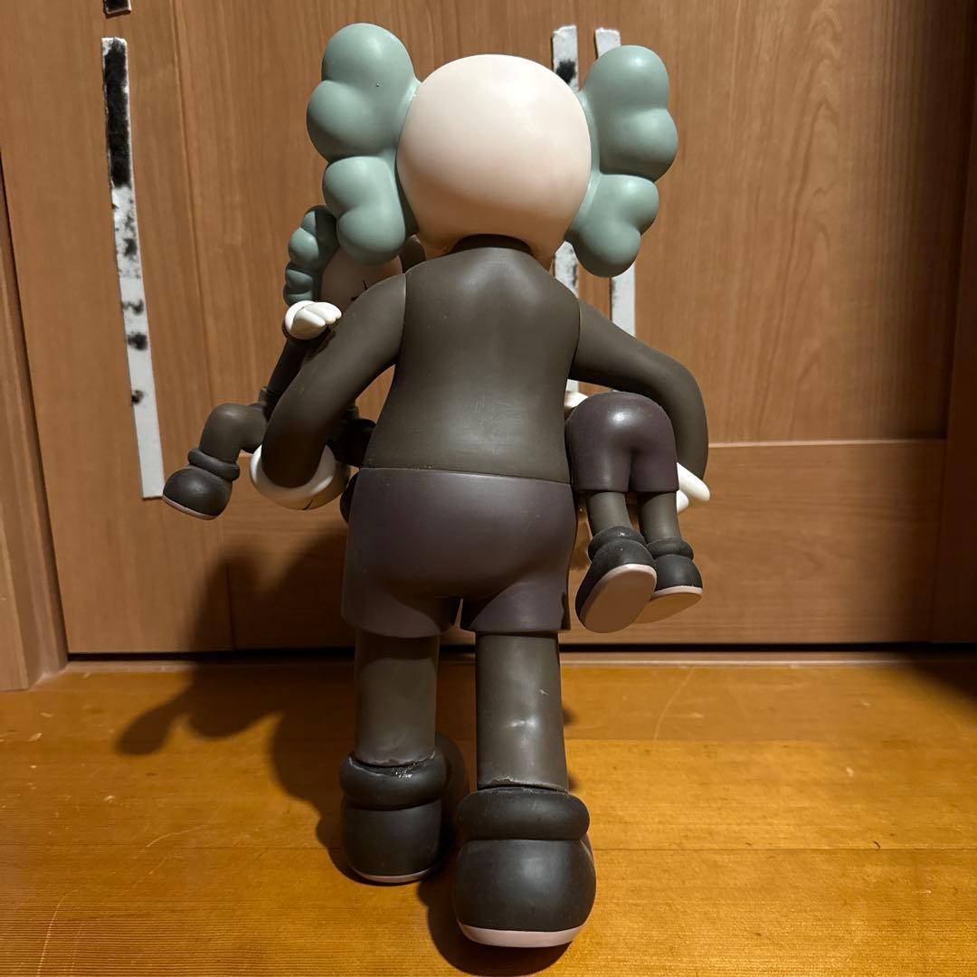 Kaws Companion フィギュア グレー ブラック フェイク品