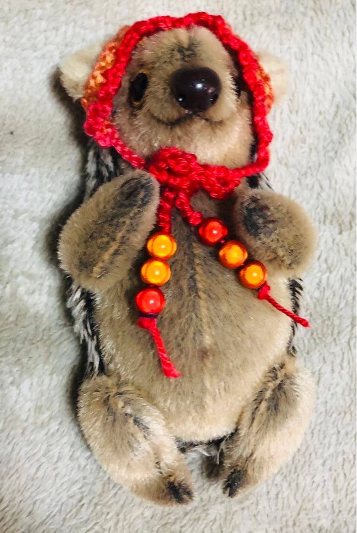 海外作家様 ハンドメイド ぬいぐるみ ハリネズミ 帽子付き