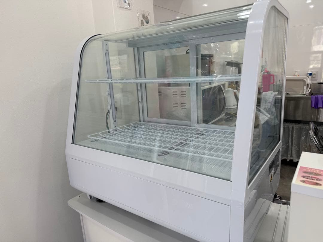 冷蔵ショーケース　ホワイト　2段棚付き　卓上
