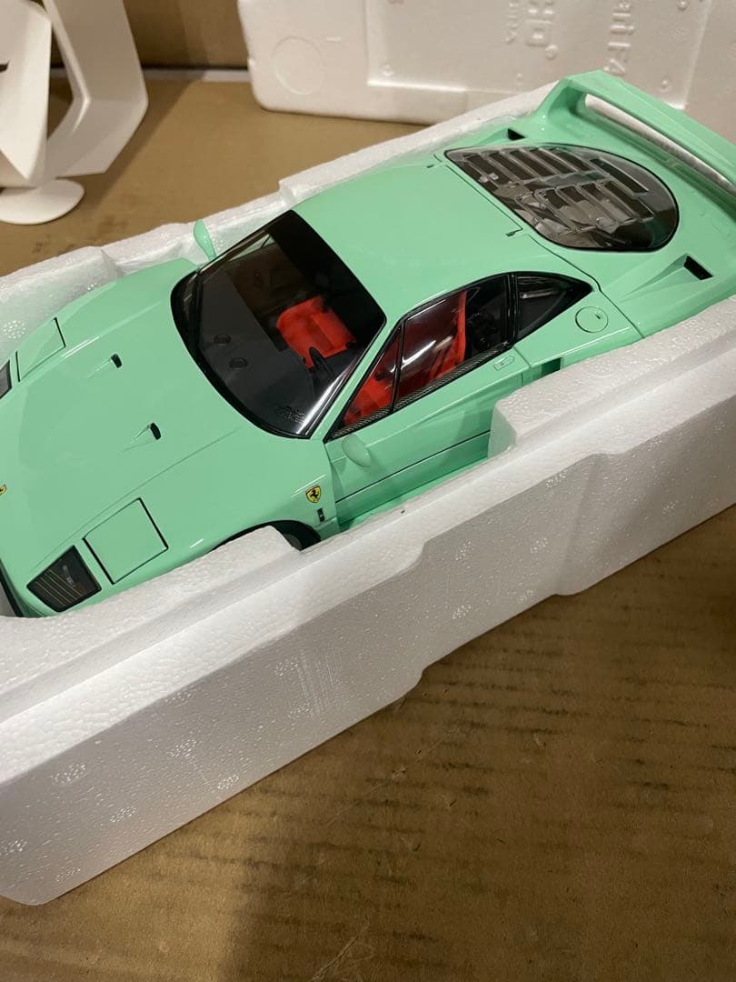 京商オリジナル 1/18 フェラーリ F40 ミントグリーン 完成品