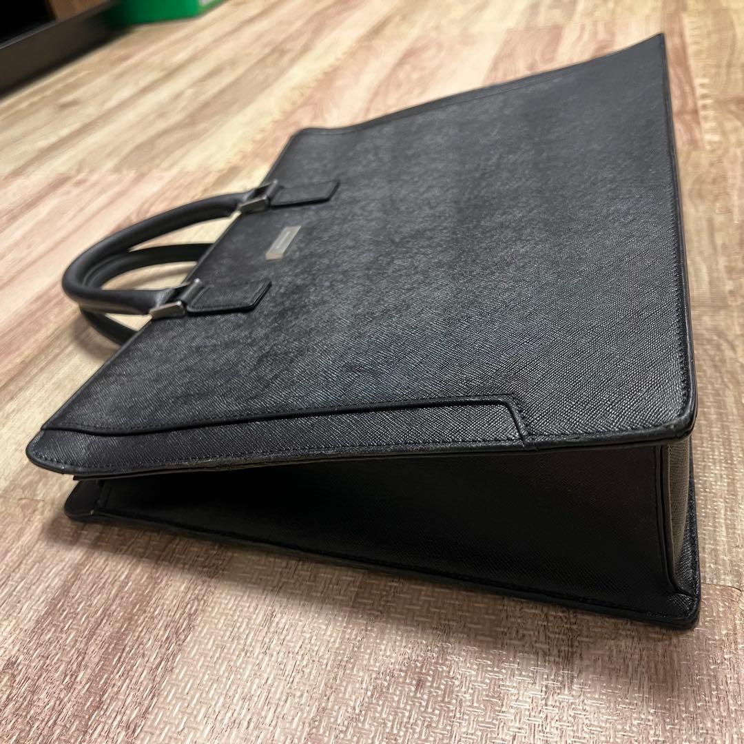 BURBERRY 黒 ビジネスバッグ