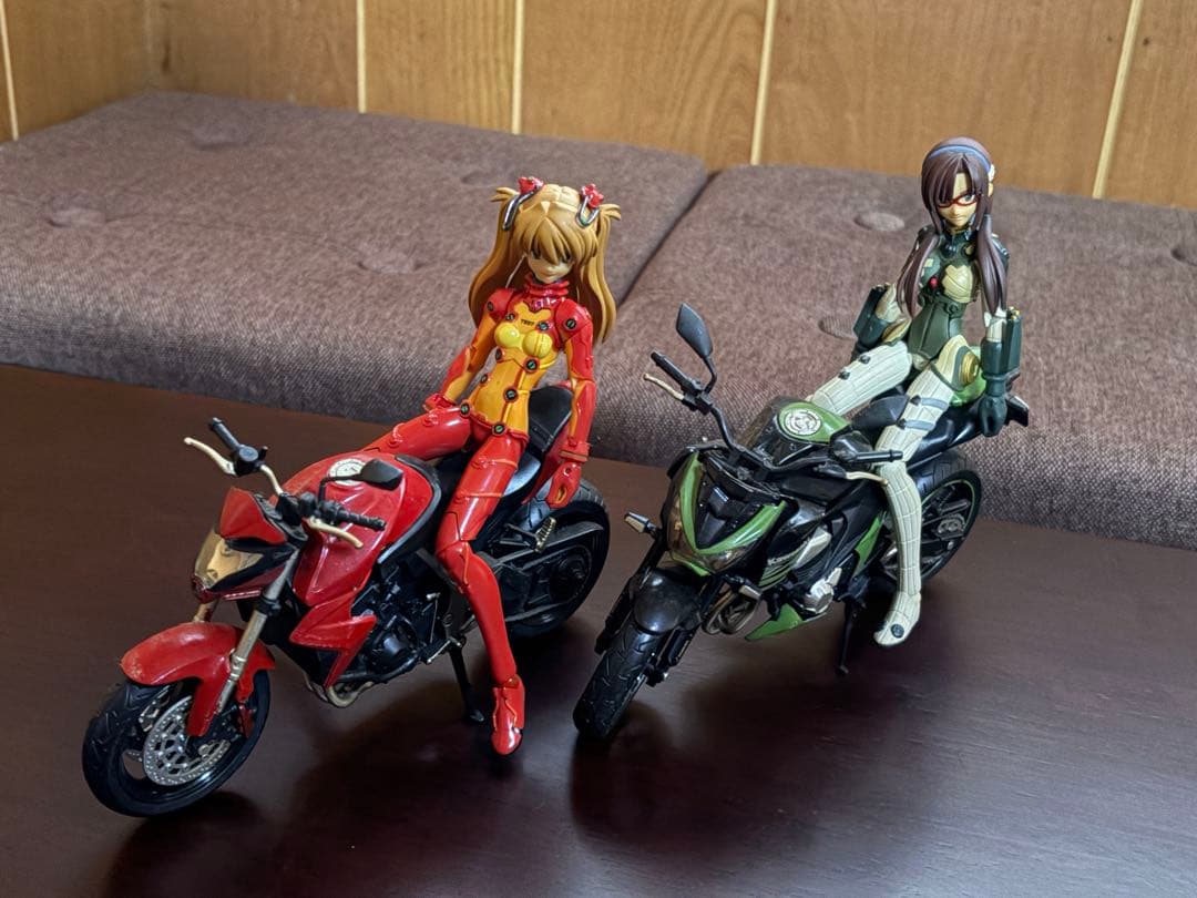 エヴァ、リボルテック5体、不明バイク2台セット