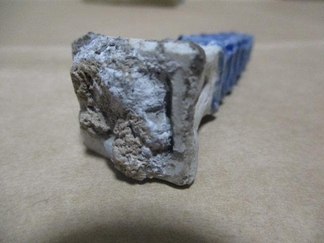 白磁染付仏塔　b81M 2420