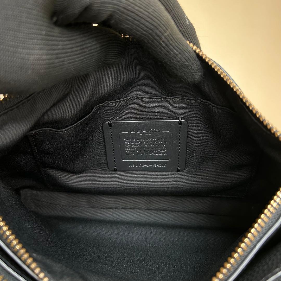 極美品　COACH　コーチ　ショルダーバッグ　二層　黒　レザー　ロゴ　斜め掛け◎