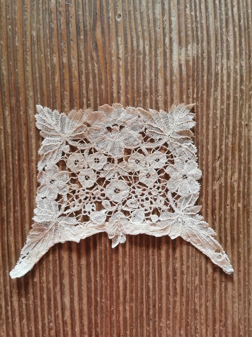 アンティーク ブリュッセルレース 付け襟 ポワンドローズ 胸飾り