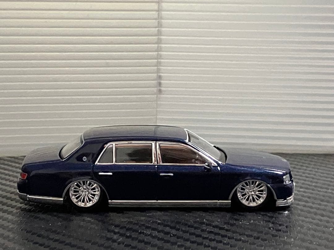 センチュリー　1/64 改造　シャコタン 紺色