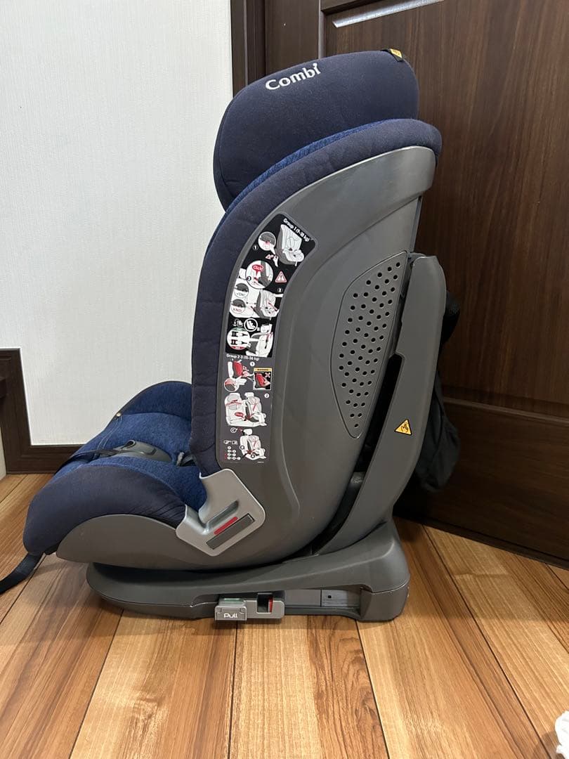 combi コンビ　セイブトレック　チャイルドシート