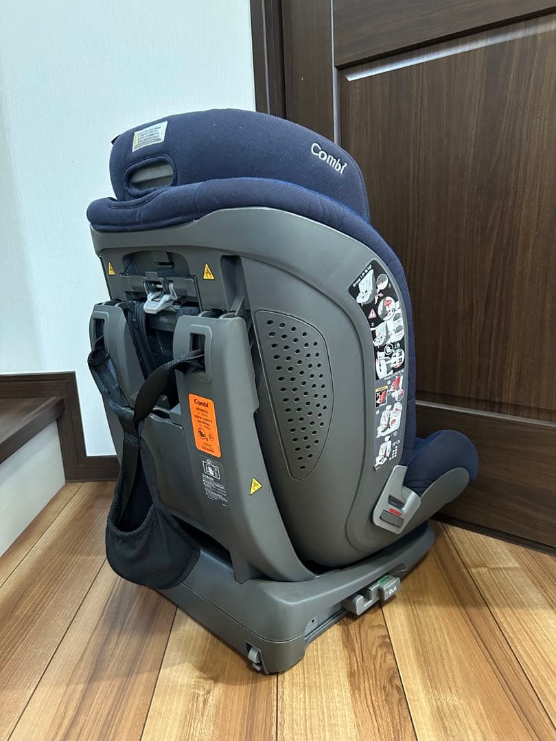 combi コンビ　セイブトレック　チャイルドシート
