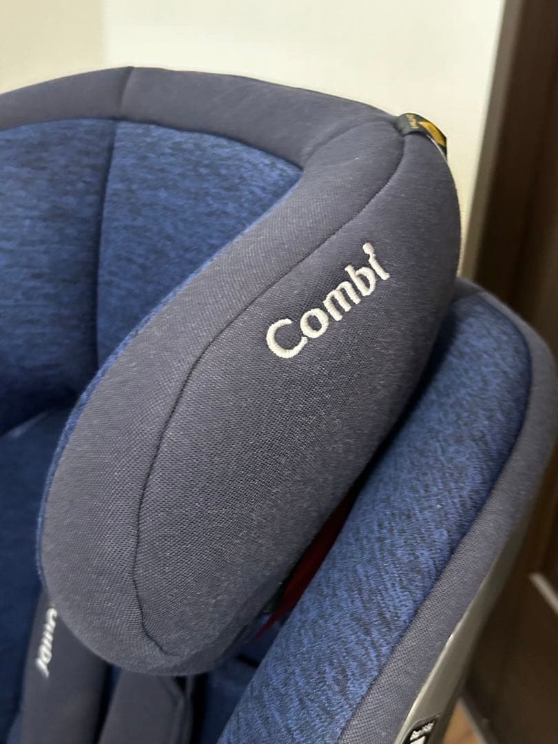 combi コンビ　セイブトレック　チャイルドシート