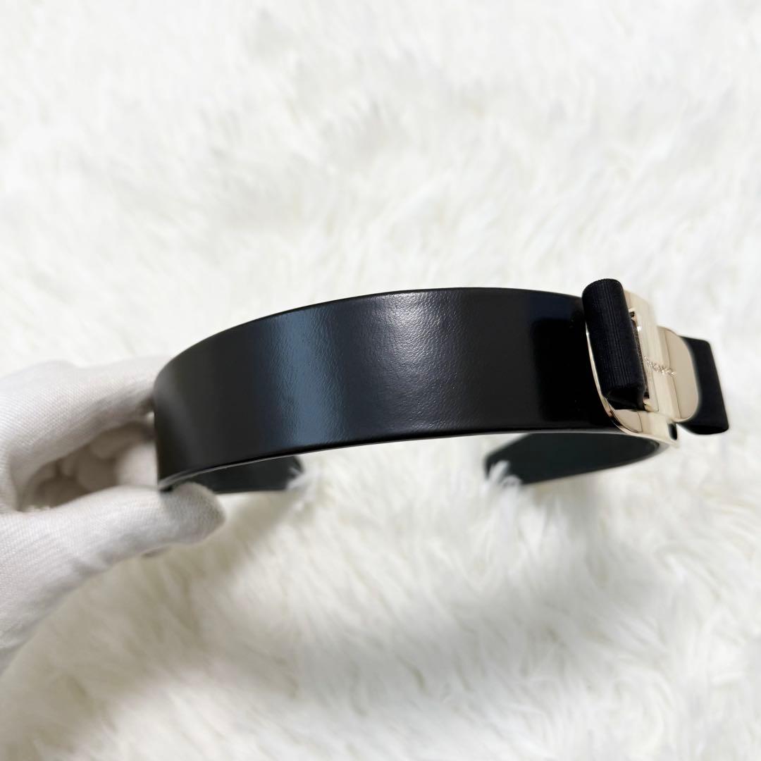 現行❤️未使用級　FERAGAMO カチューシャ　リボン　レザー　ブラック
