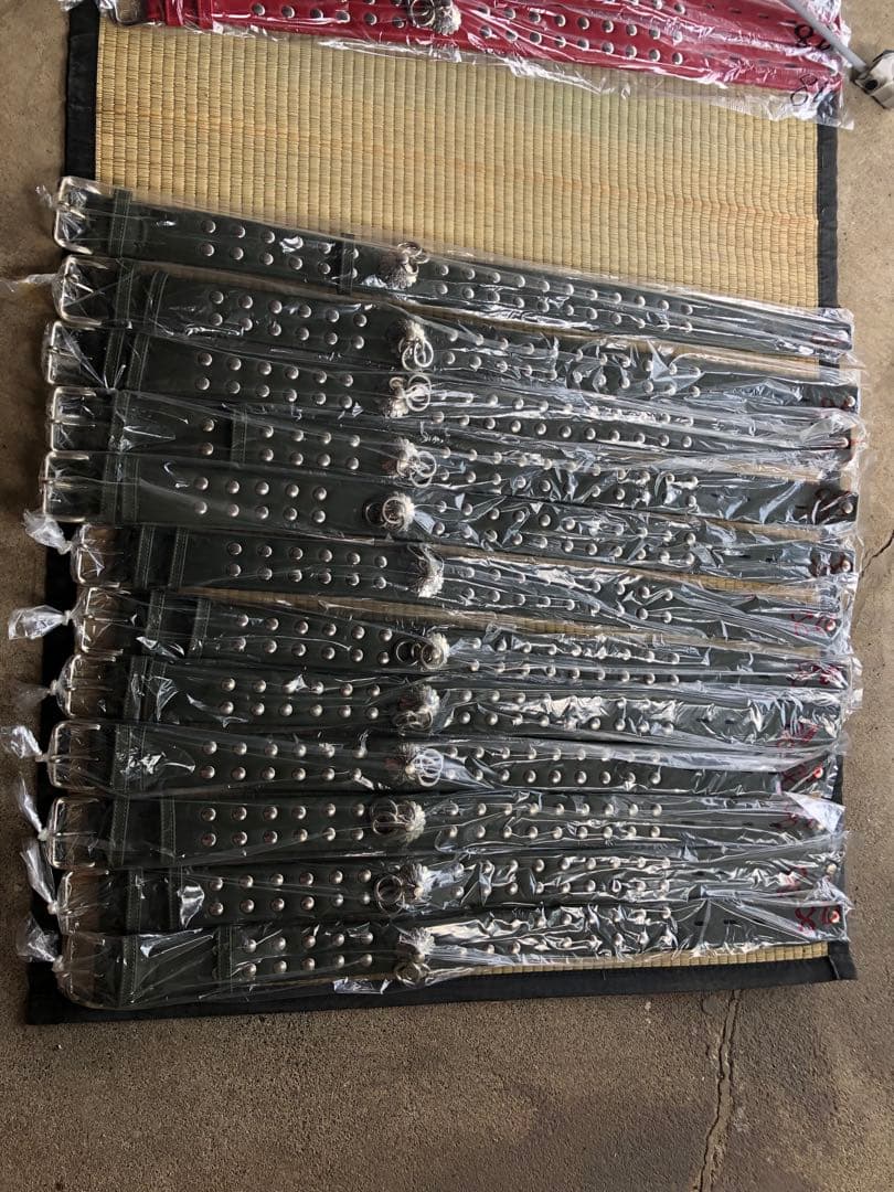 スタッズデザイン 犬 首輪（複数色）大型犬