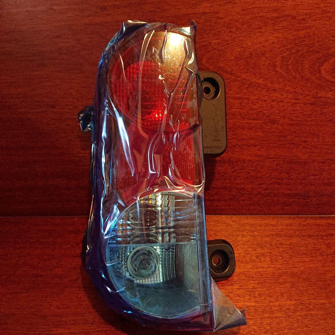 NV200バネット左テールランプ 新品、未使用、NISSAN(日産)純正NV200