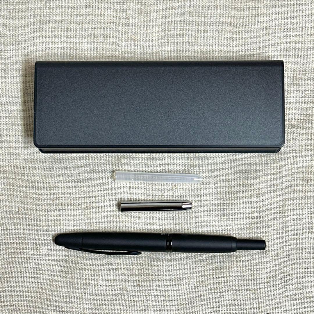 PILOT パイロット キャップレス万年筆 ブラックマット EF ファンは見ちゃダメ】パイロットキャップレス ブラックマットを観察