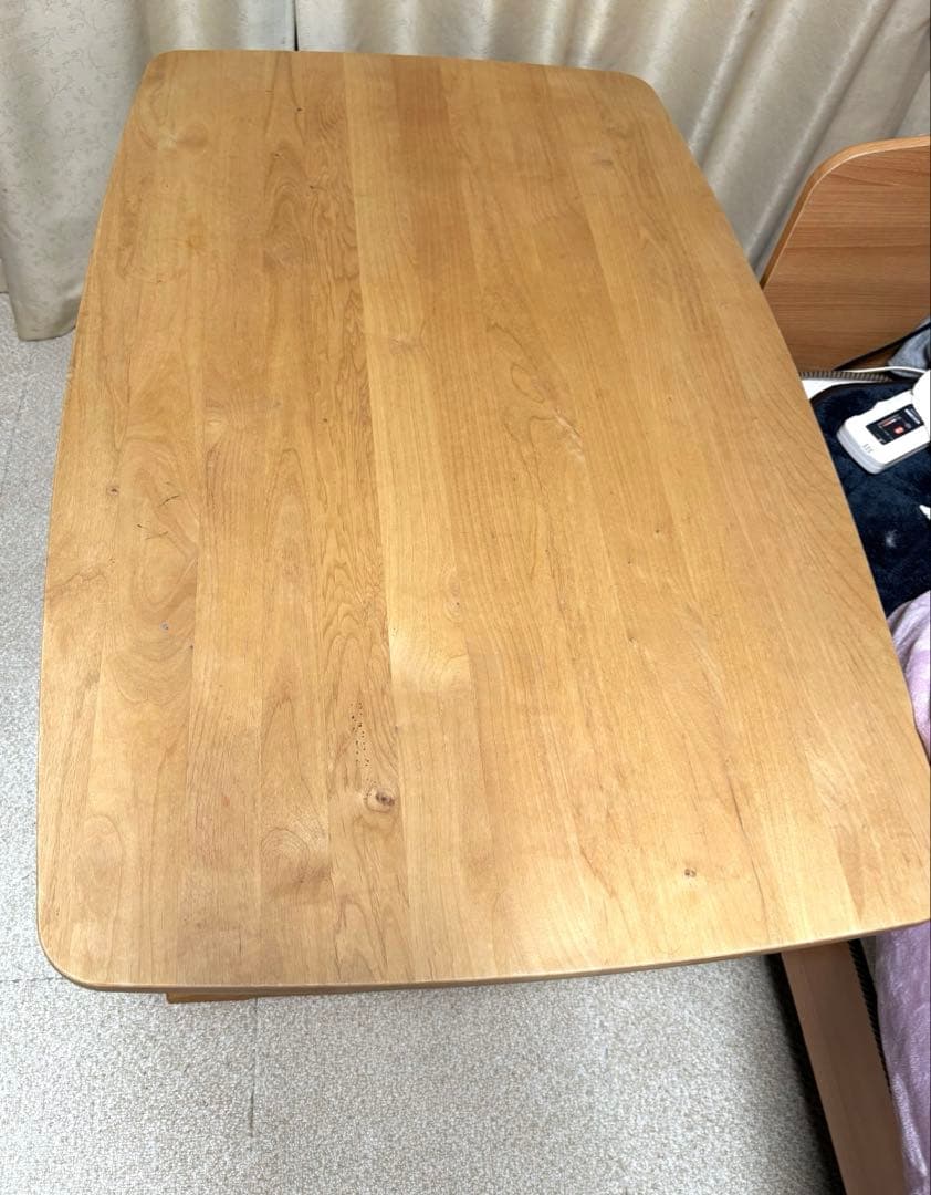モモナチュラル　二本脚　ダイニングテーブル　110✖️70 高さ59