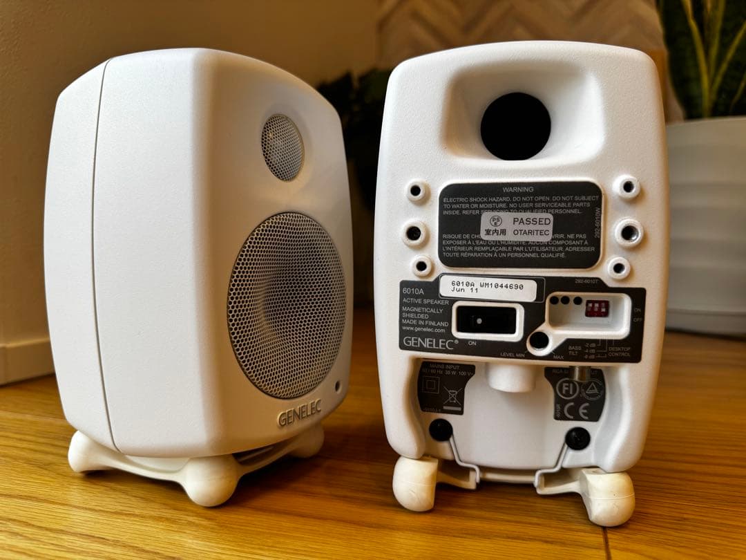 GENELEC 6010A アクティブスピーカーペア　ホワイト