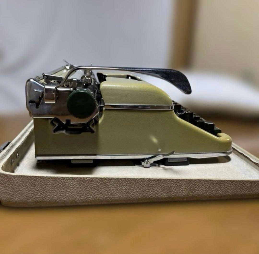 Olympia オリンピア タイプライター 手動タイプライター アンティーク