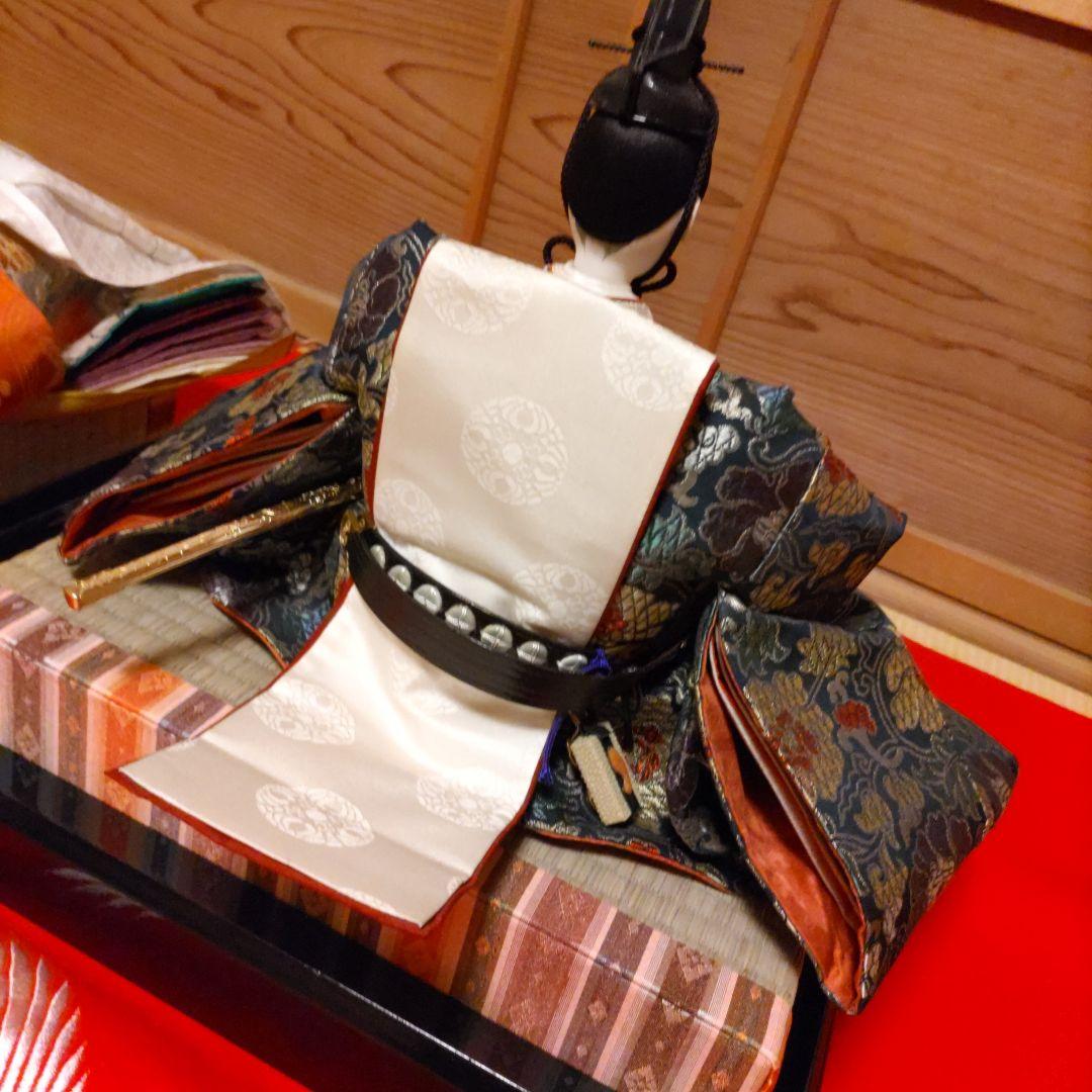 慶雲作　京雛　親王揃い　正絹本仕立十二単衣　台座・毛氈付