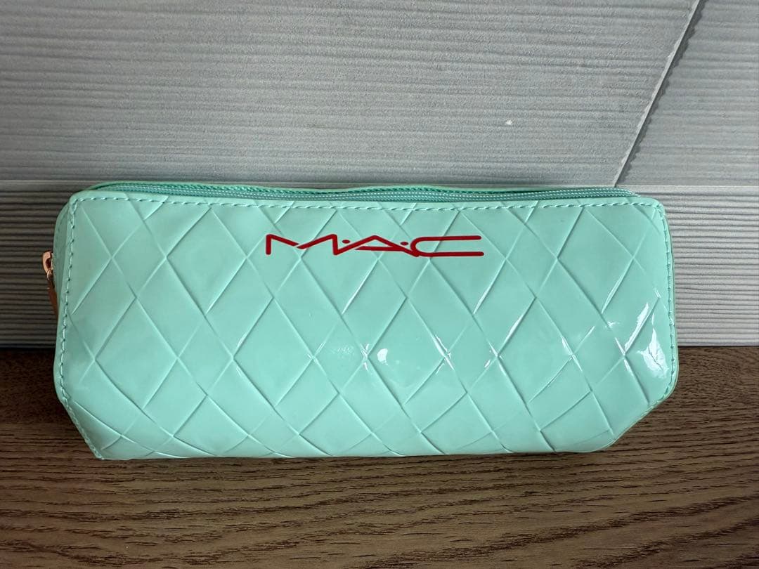 【新品未使用】MAC オブ オール トレード ブラシ キット 2025ホリデー