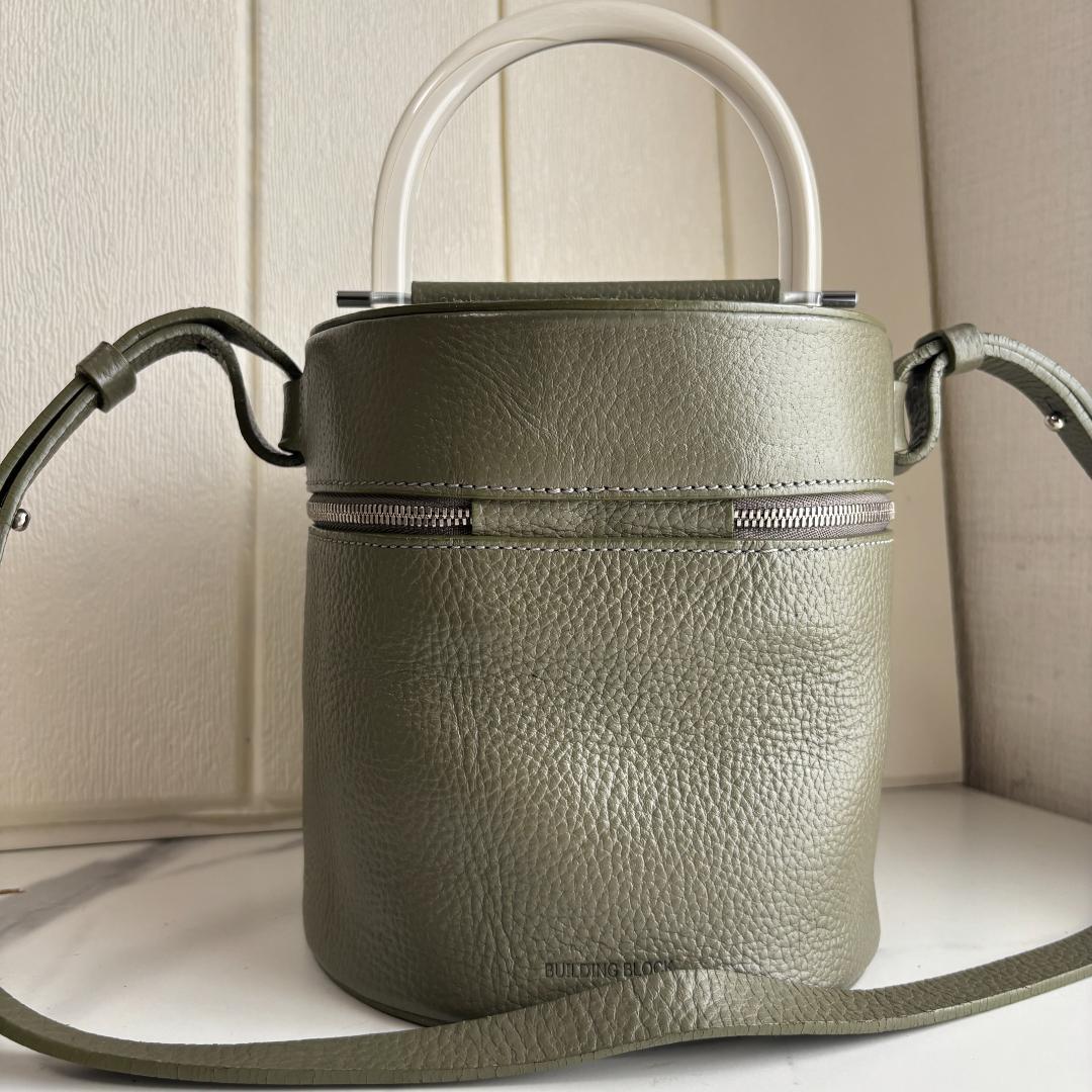 【美品】ビルディングブロック 2wayショルダーバッグ　ドラム　カーキ　　本革