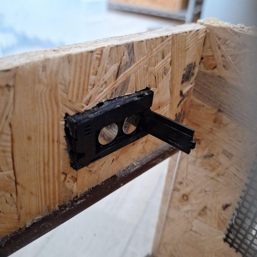 温湿度計付き。OSB木製ケージ(未使用)