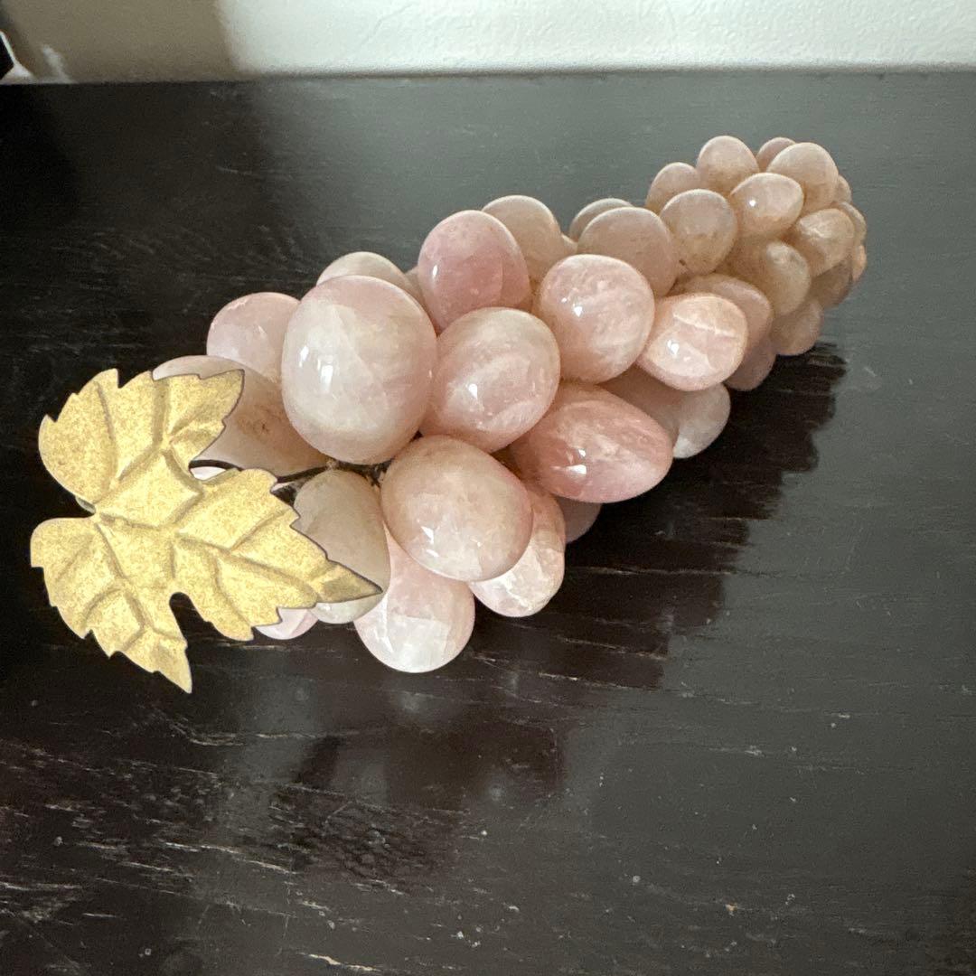 石のピンクの葡萄(大小2個)