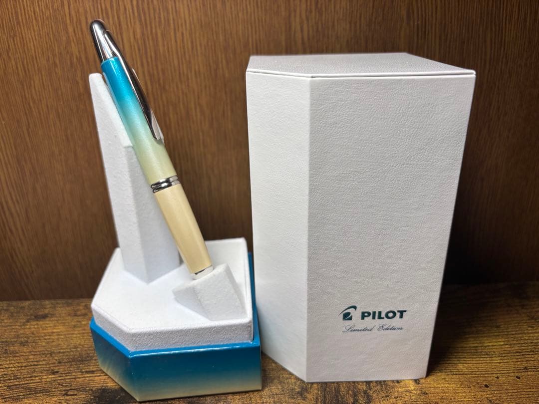 PILOT キャップレス2024年限定 Seashore Mニブ PILOT Capless 万年筆
