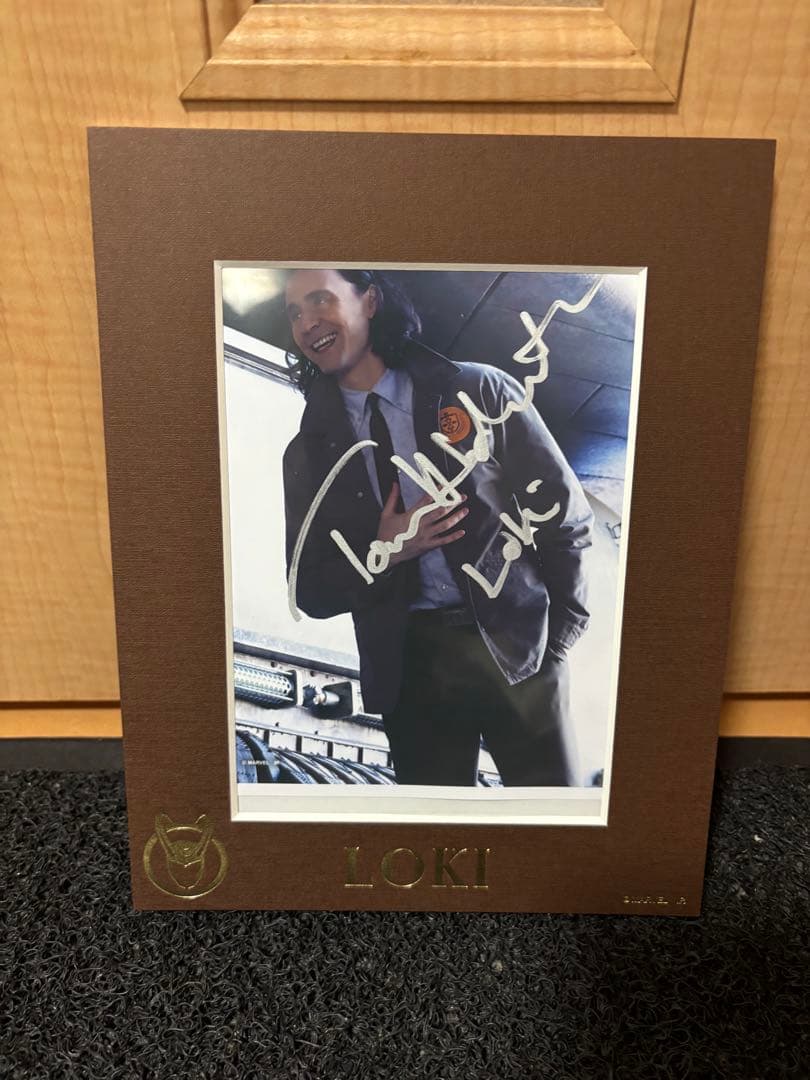 トム・ヒドルストン ロキ サイン ロキ トムヒドルストン 直筆サイン