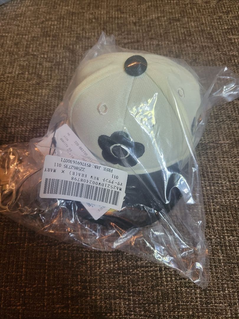 マリークワント/MARY QUANT　ニューエラ　デイジーポーチ　2色セット