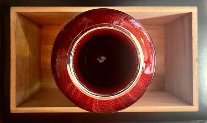 佐藤七宝店謹製 七宝花瓶 赤透四君子文 台座付 共箱入り 未使用