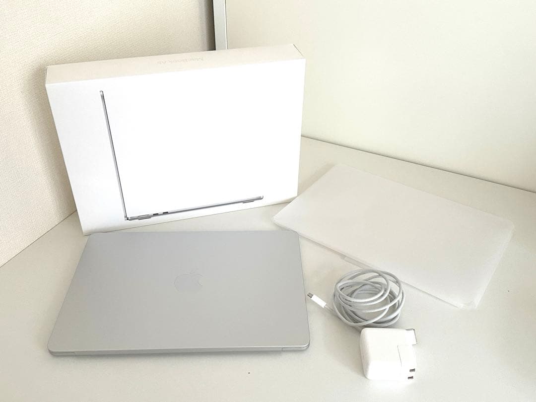 ジャンク】MacBook Air M2 A2681｜画面不良・動作OK・箱付