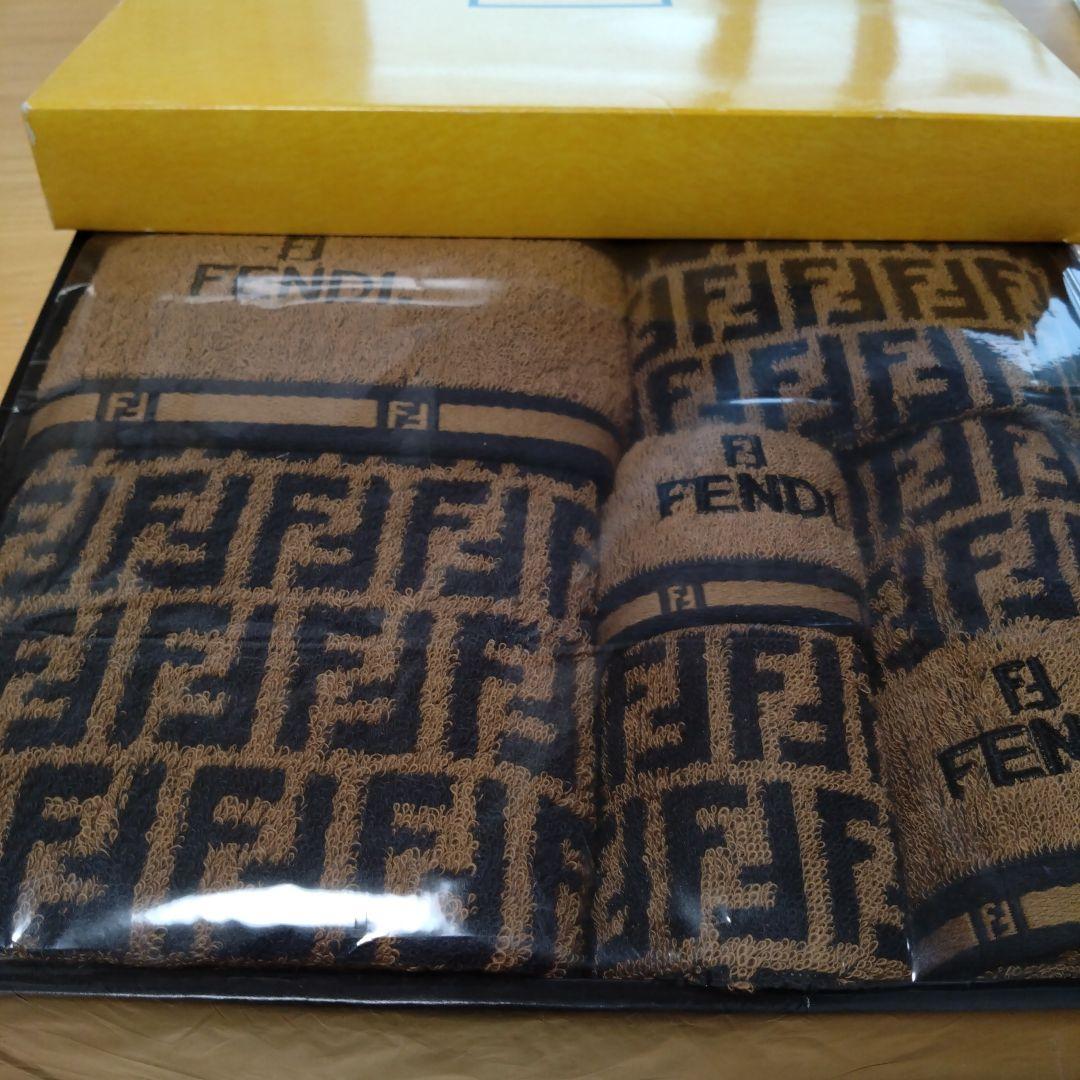 FENDI バスタオル フェイスタオル ウォッシュタオル セット - メルカリ
