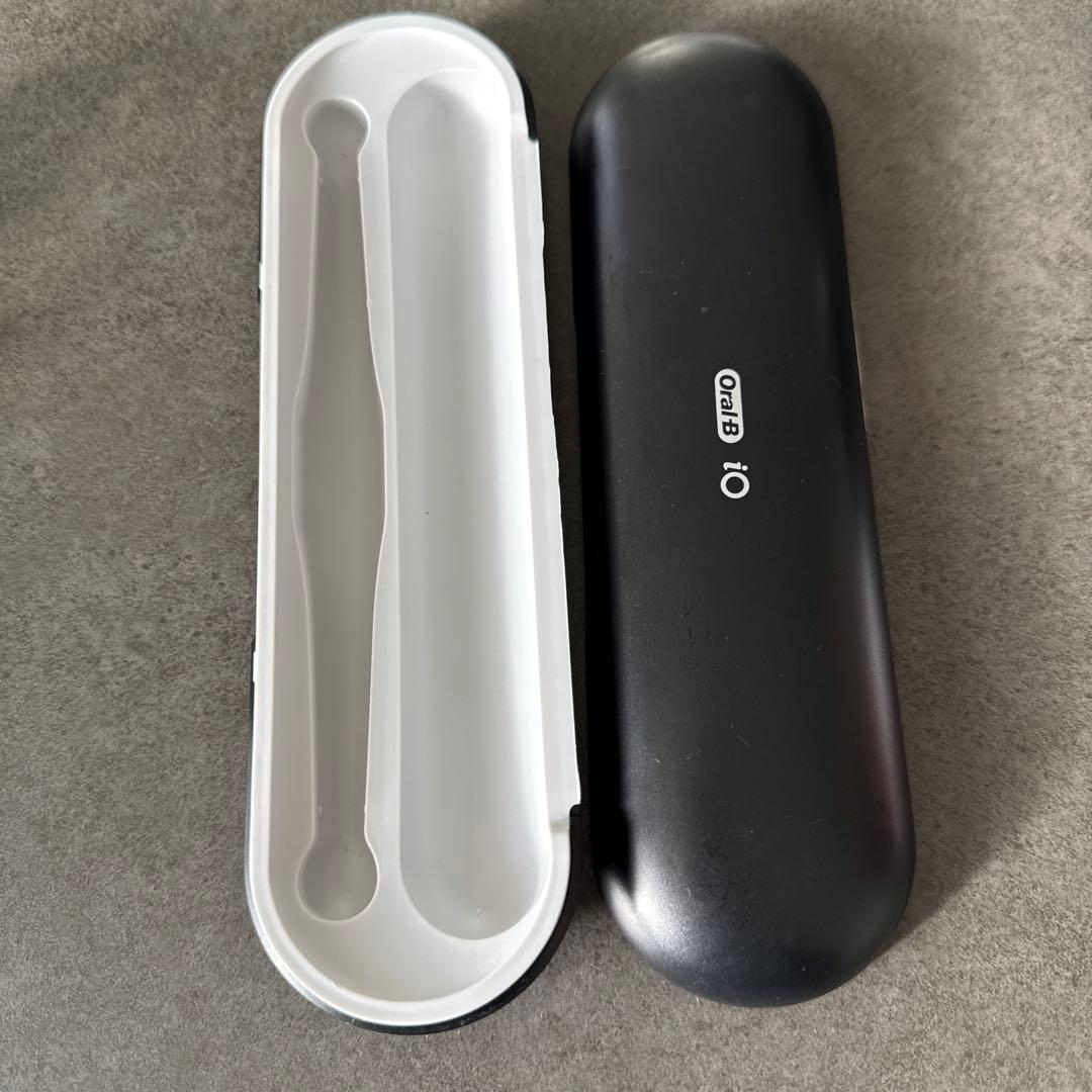 ブラウン　オーラルb iO Type3758 黒　替ブラシ付き