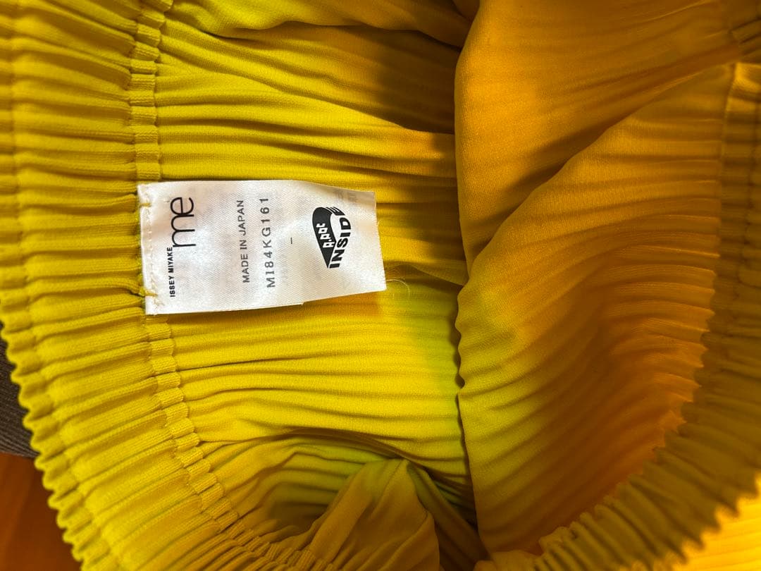 イッセイミヤケ me イエロープリーツタイトスカート