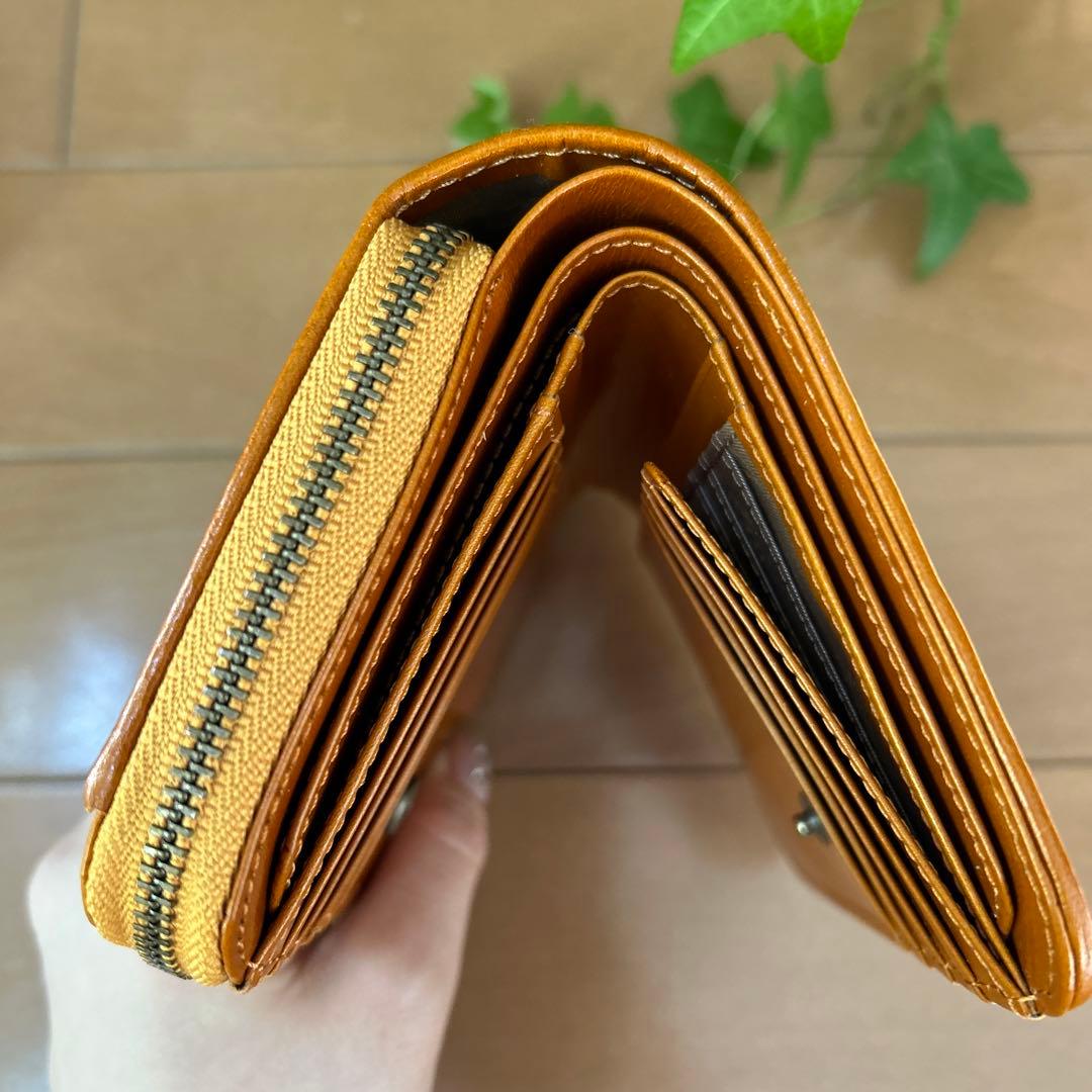 ⭐️アッコ⭐️dakota ダコタ　二つ折り財布　本革　新品　財布　箱付き