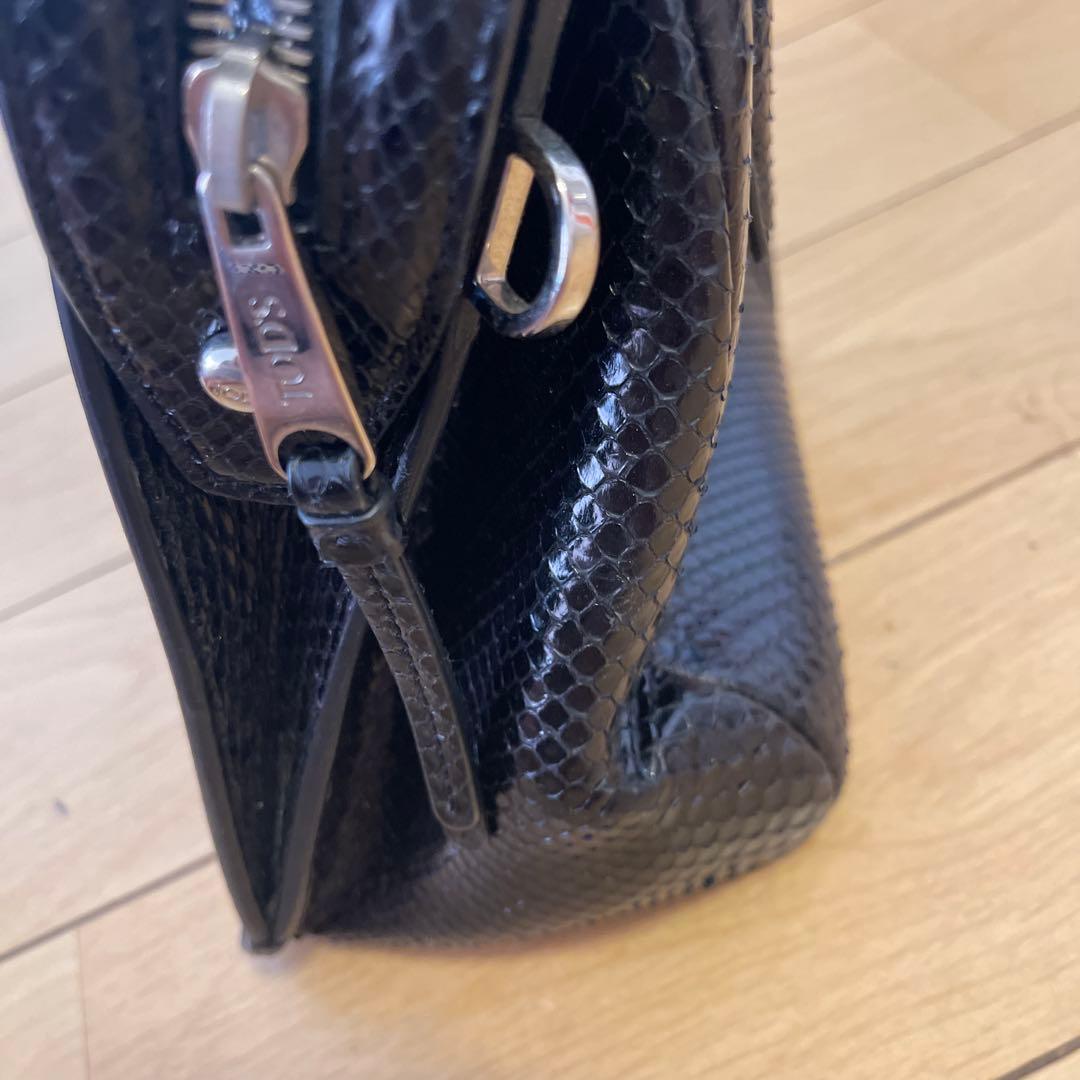 TOD'S 黒 ヘビ革 ハンドバッグ